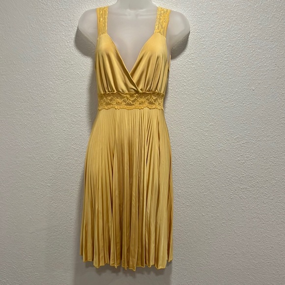 Soprano Dresses & Skirts - Soprano Medium Yellow Dress